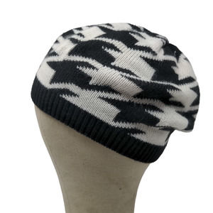 Unbranded Men's Knit Beanie Hat Ski Cap Black White Stars 100% Acrylic